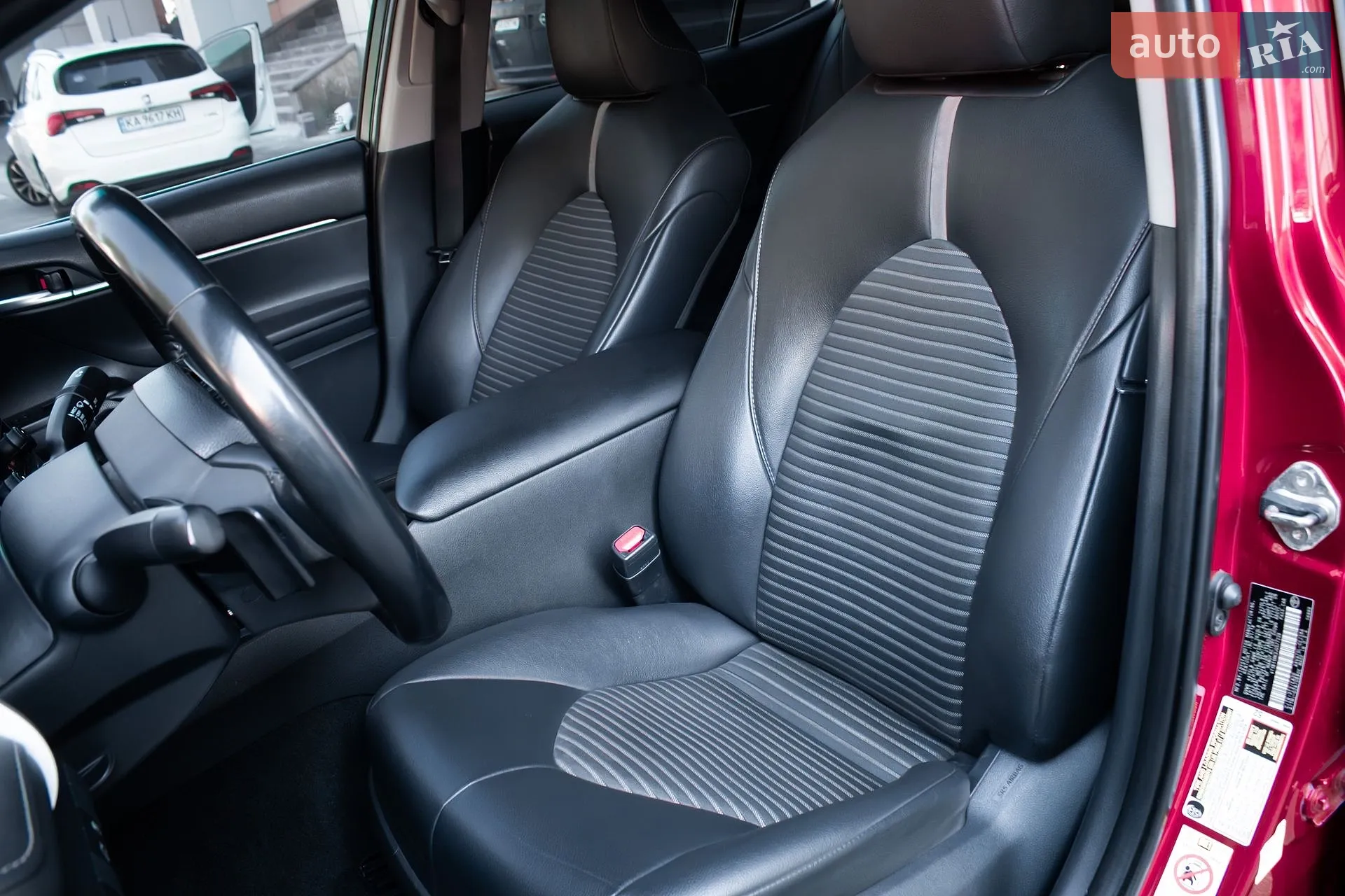 2018 Toyota Camry - мініатюра 22