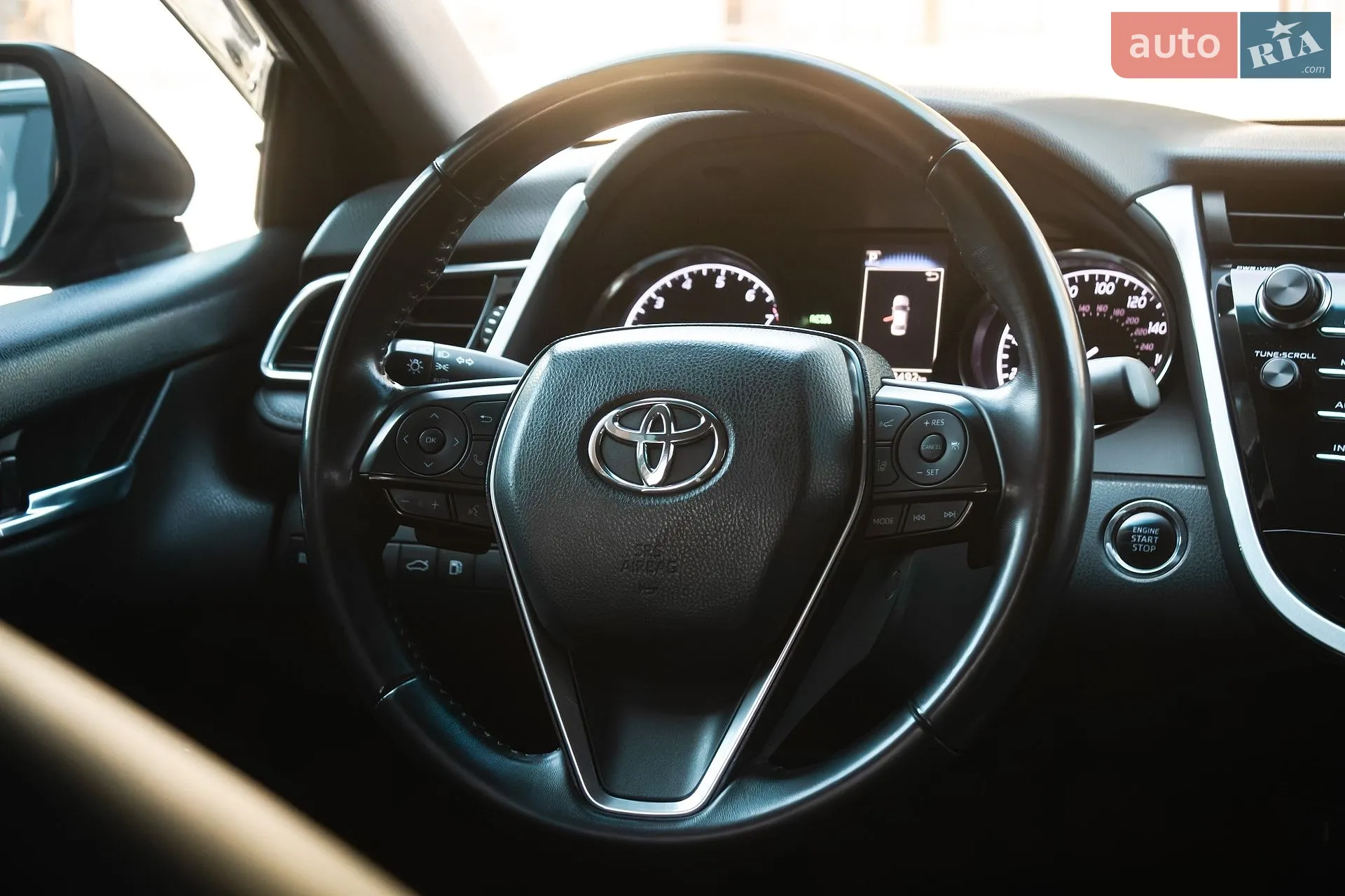 2018 Toyota Camry - мініатюра 13