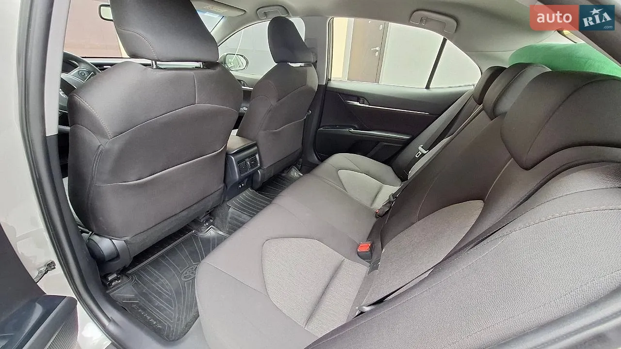 2017 Toyota Camry - мініатюра 12