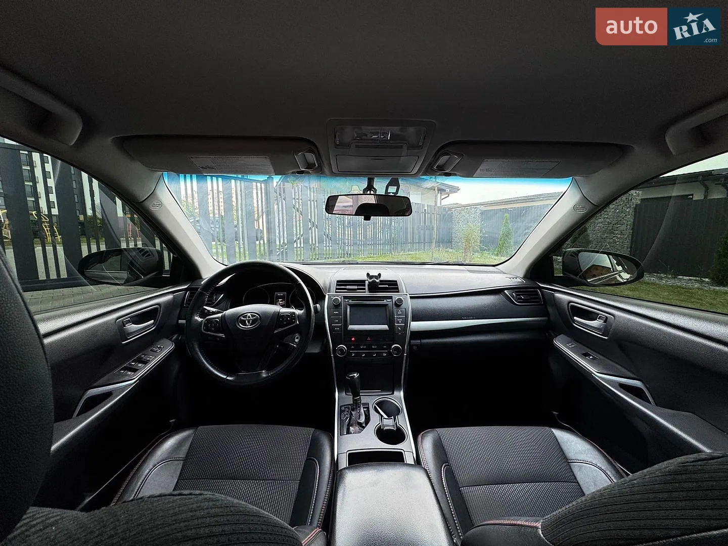 2016 Toyota Camry - мініатюра 19