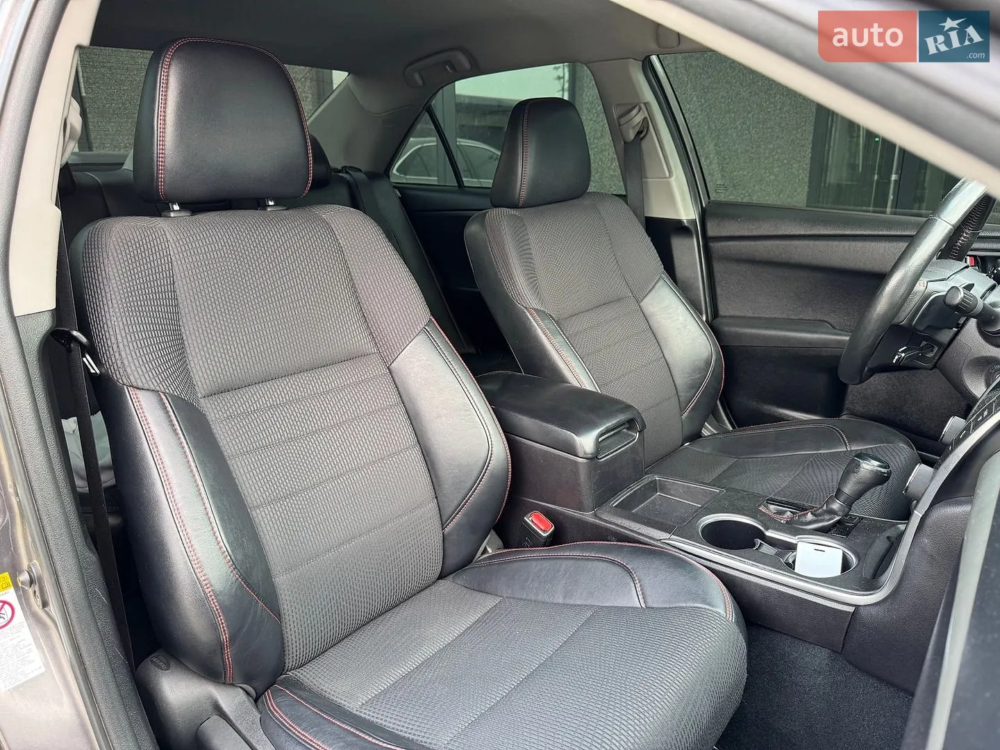 2016 Toyota Camry - мініатюра 16