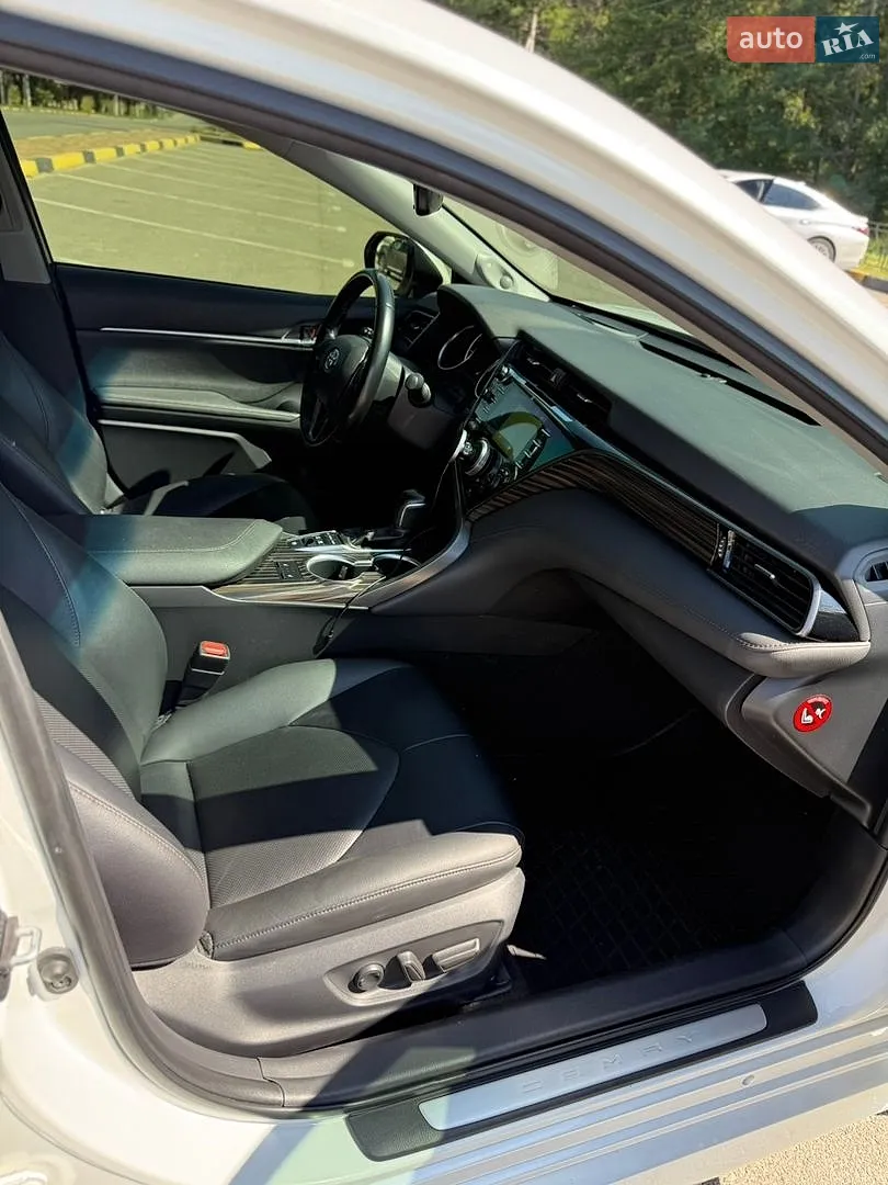 2019 Toyota Camry - мініатюра 19
