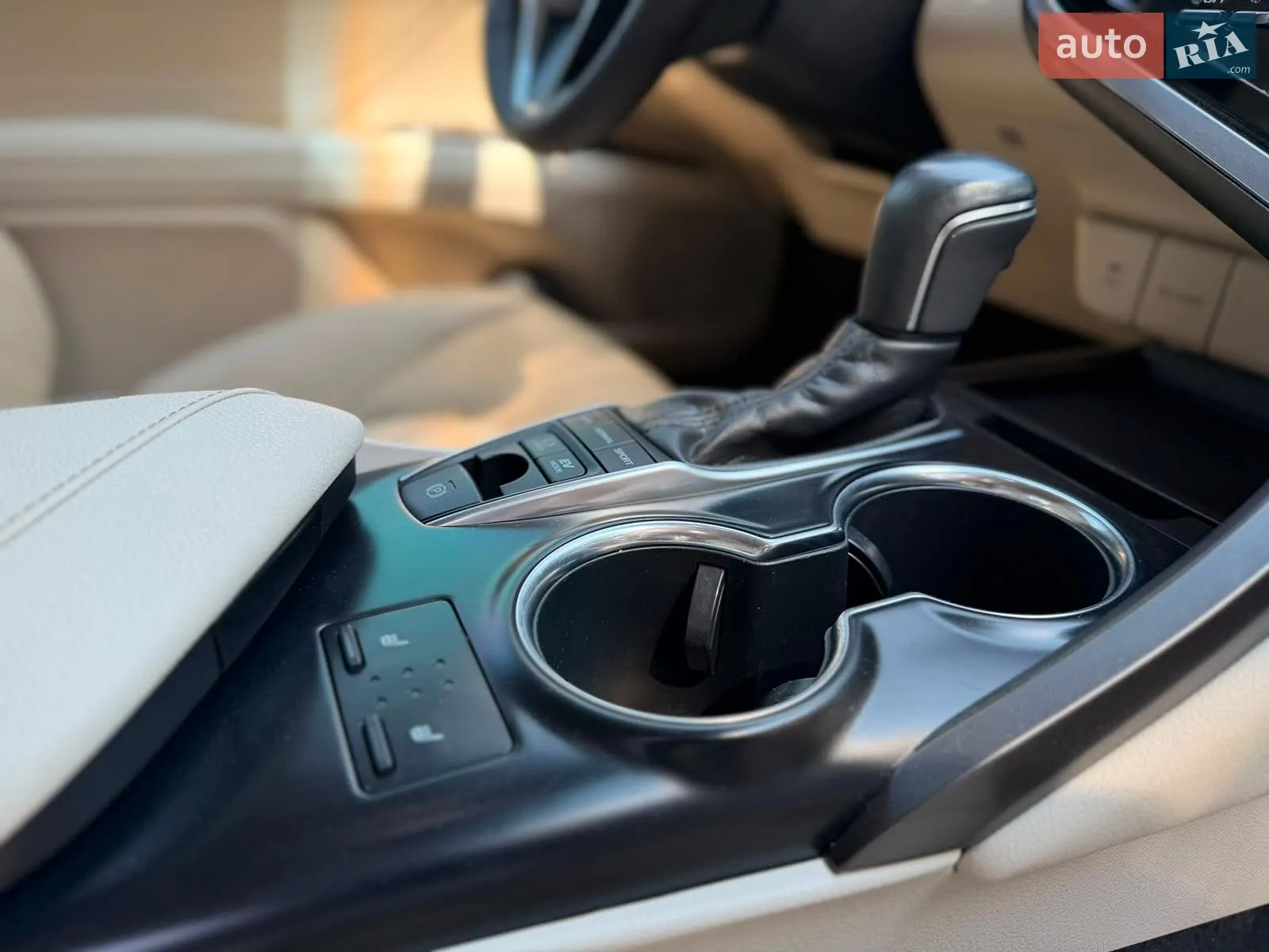 2018 Toyota Camry - мініатюра 12