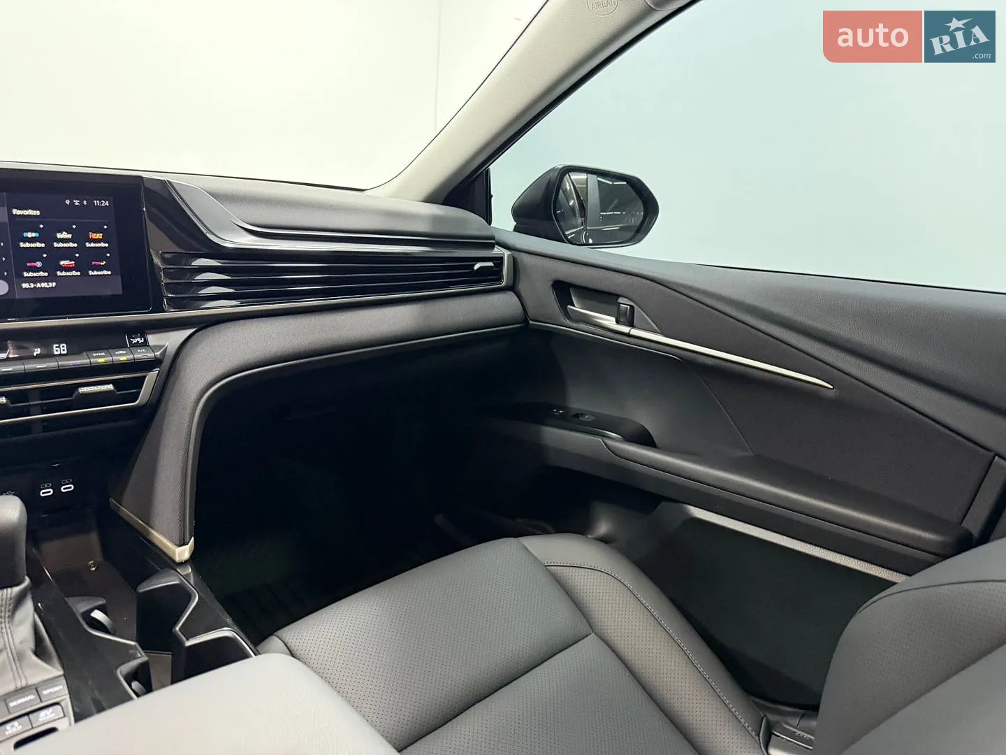 2025 Toyota Camry - мініатюра 18