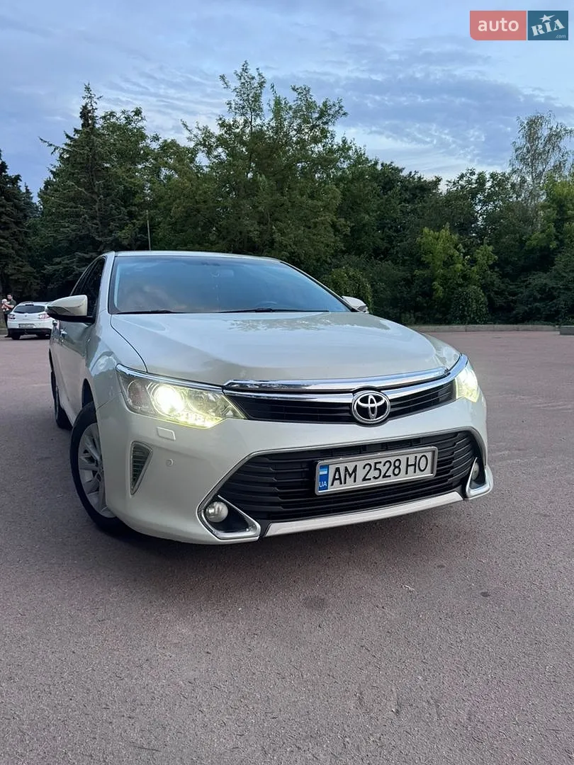2017 Toyota Camry - мініатюра 2