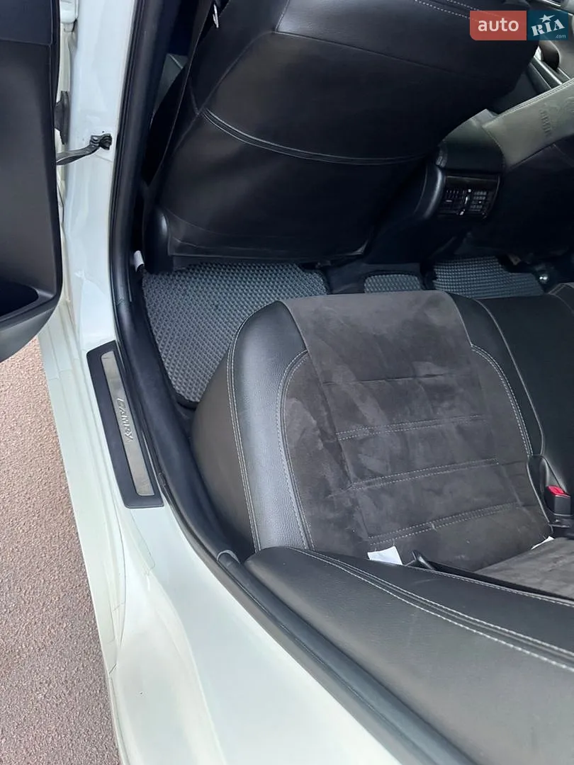 2017 Toyota Camry - мініатюра 10