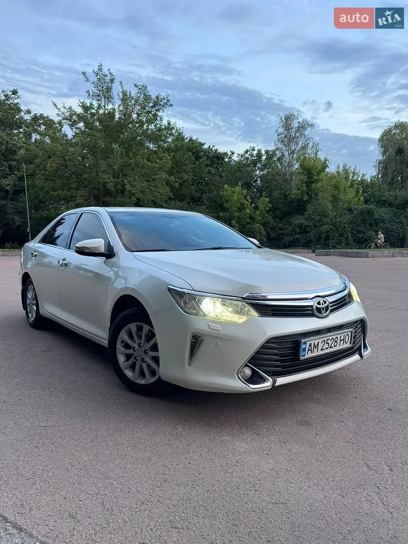 2017 Toyota Camry - фото 1