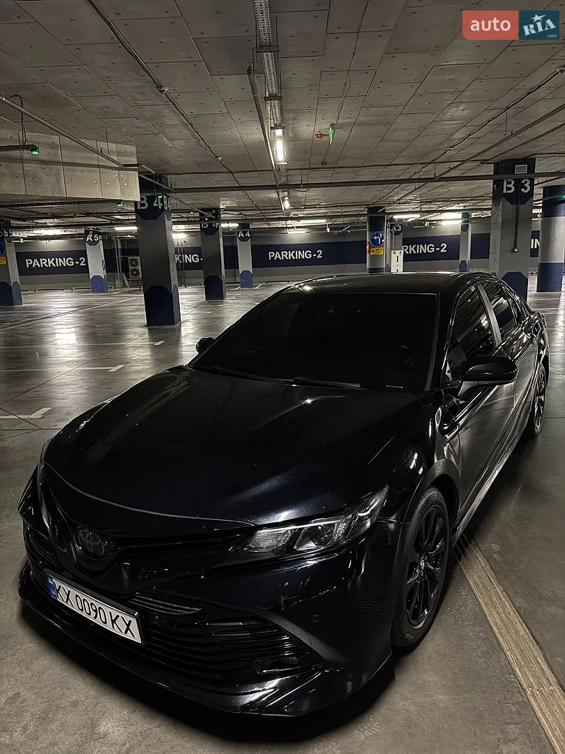 2017 Toyota Camry - фото 1