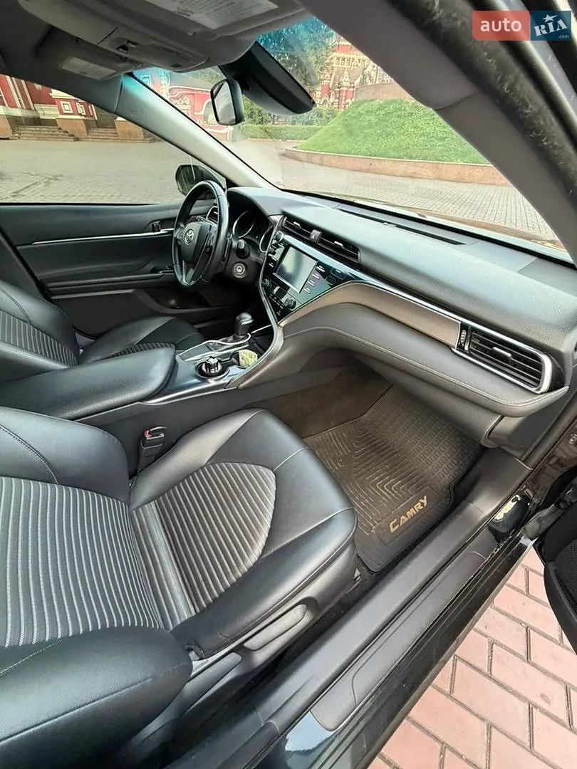2017 Toyota Camry - мініатюра 16