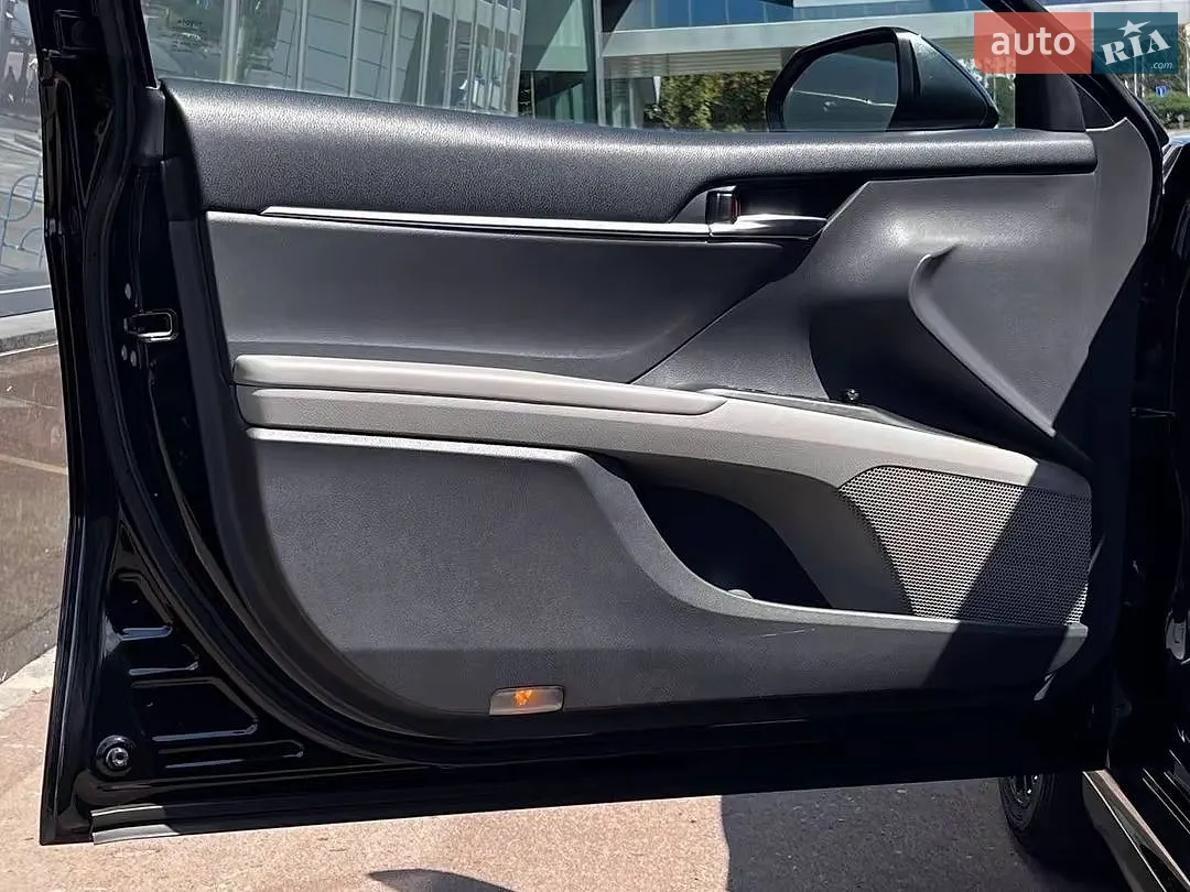 2018 Toyota Camry - мініатюра 18