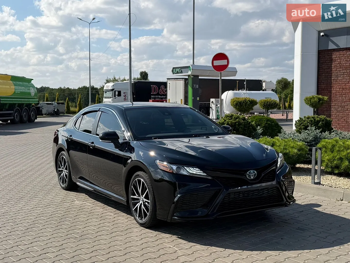 2023 Toyota Camry - мініатюра 3