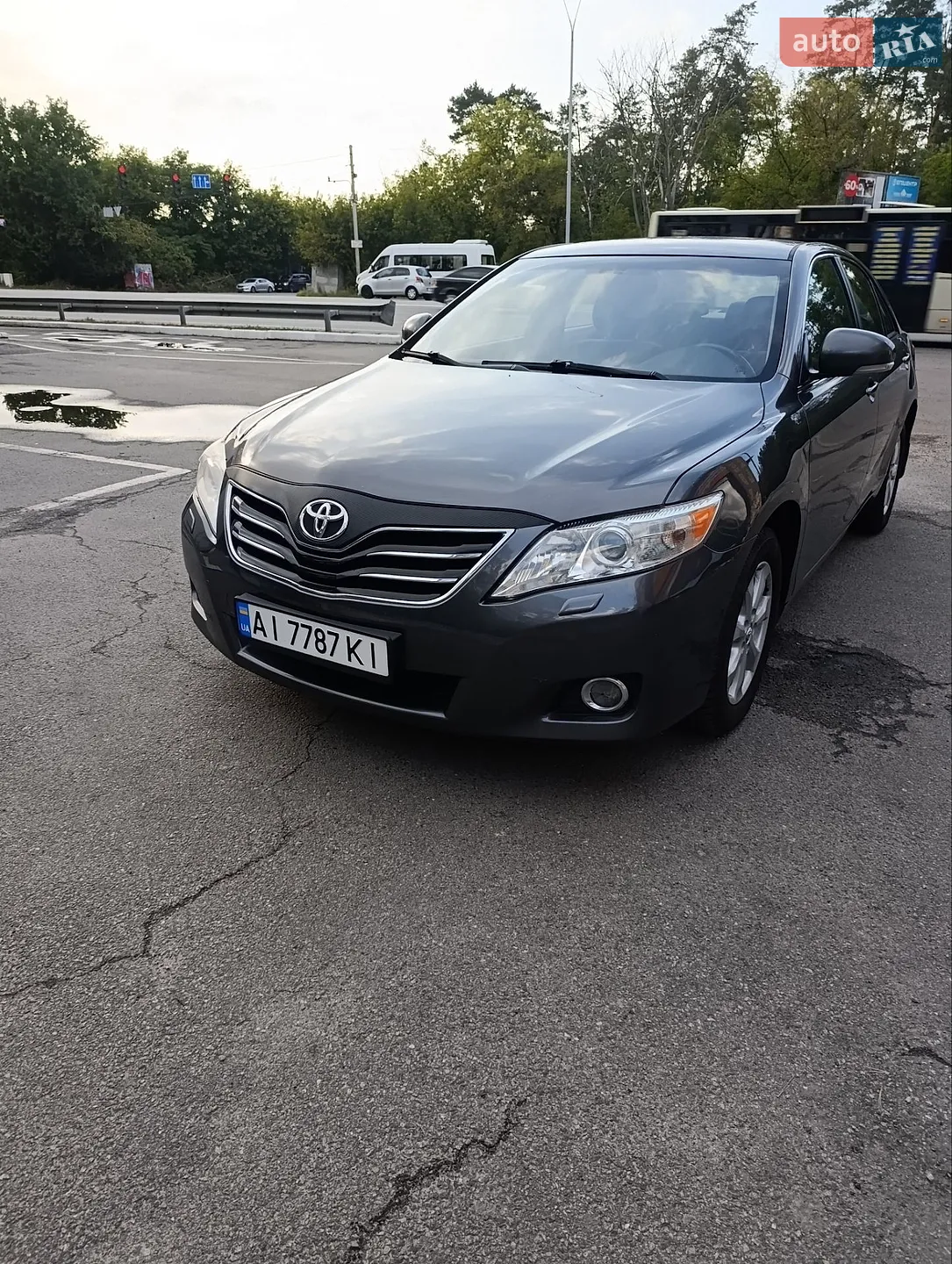 2011 Toyota Camry - фото 1