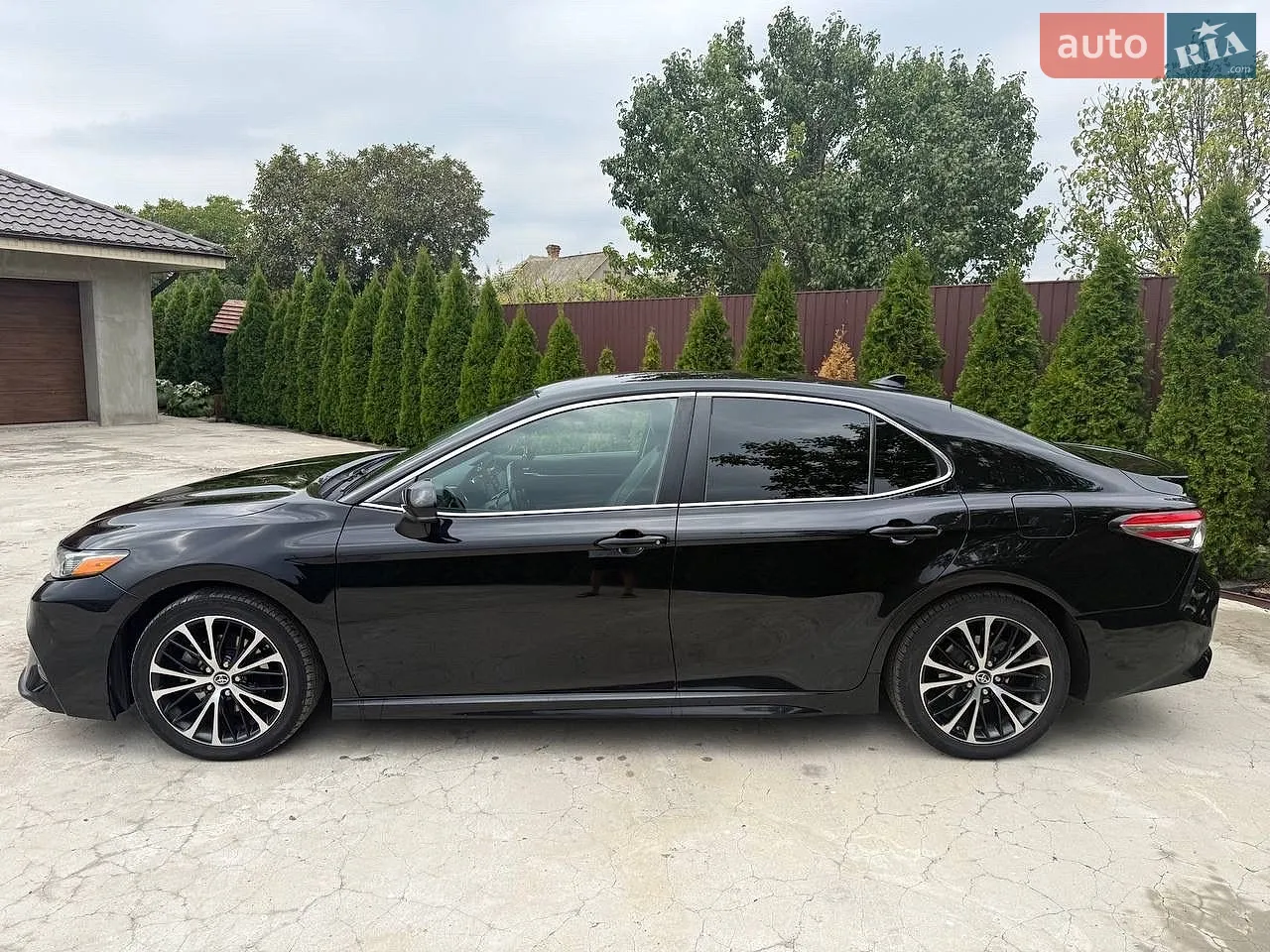2019 Toyota Camry - мініатюра 3