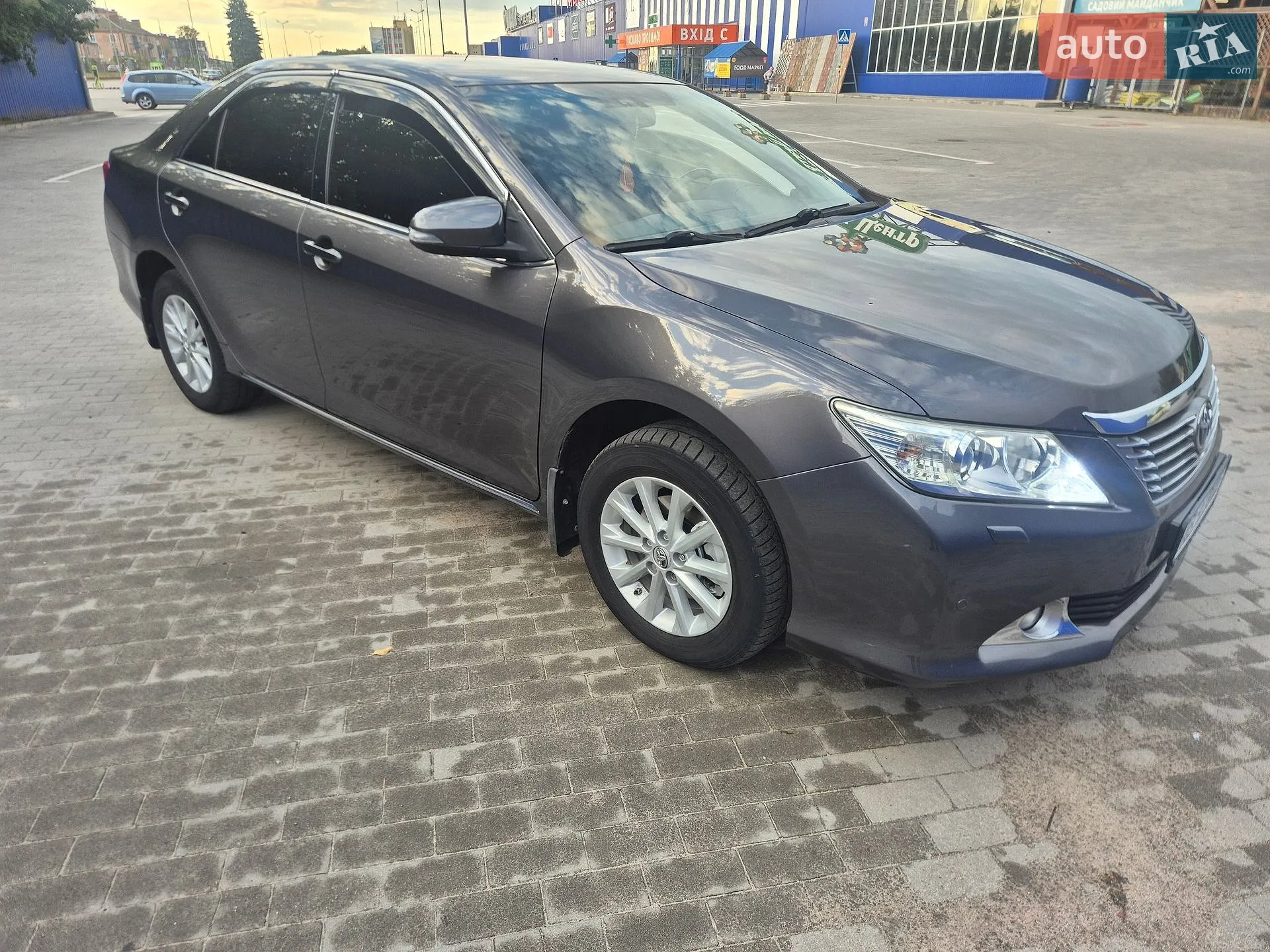 2013 Toyota Camry - мініатюра 6