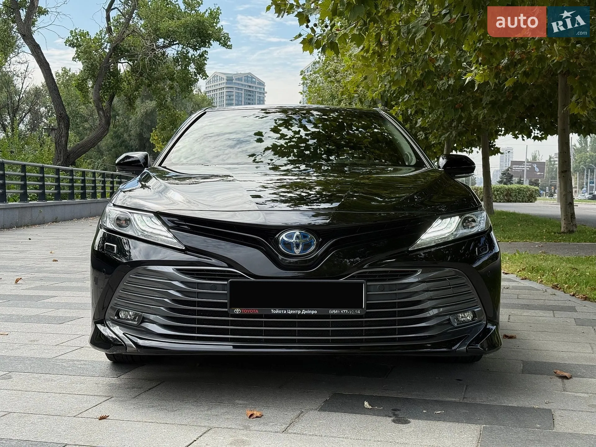 2020 Toyota Camry - мініатюра 2