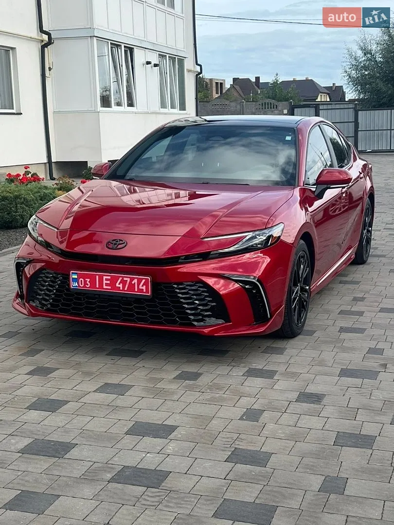 2025 Toyota Camry - фото 1