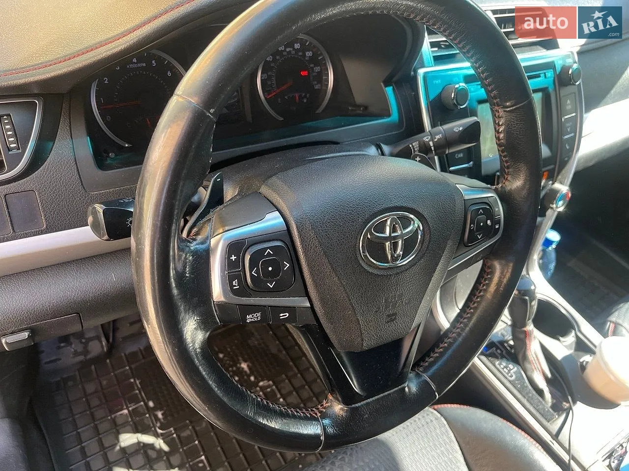 2015 Toyota Camry - фото 1