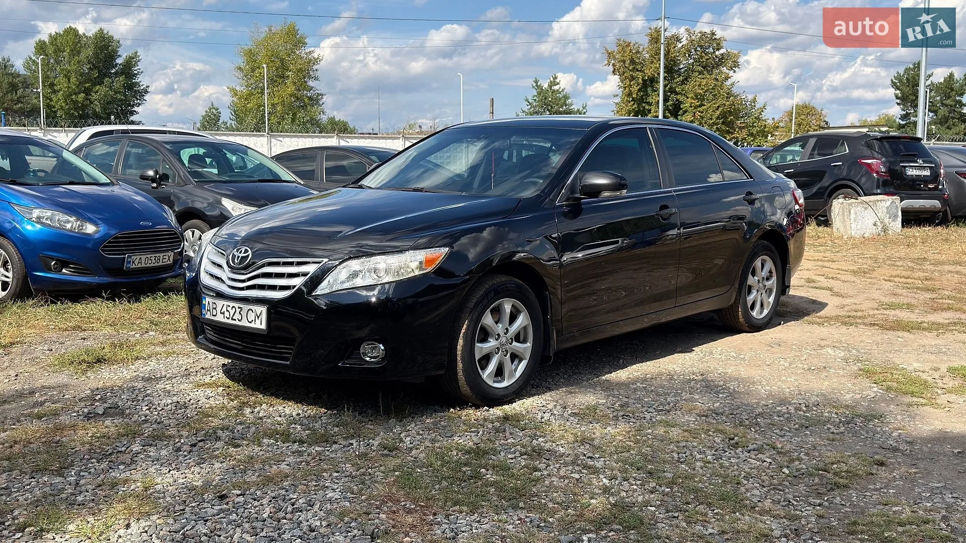 2010 Toyota Camry - фото 1