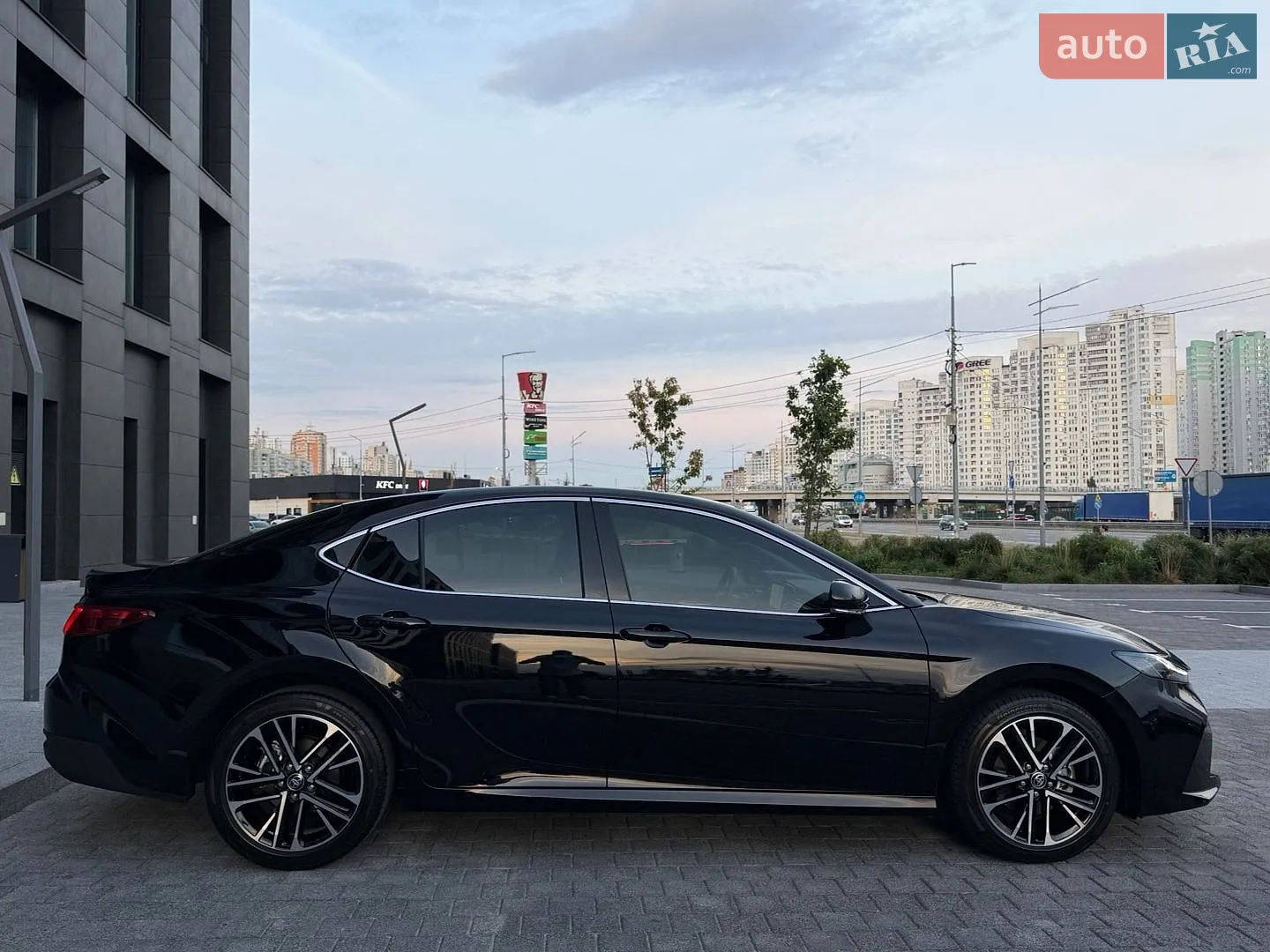 2026 Toyota Camry - мініатюра 4