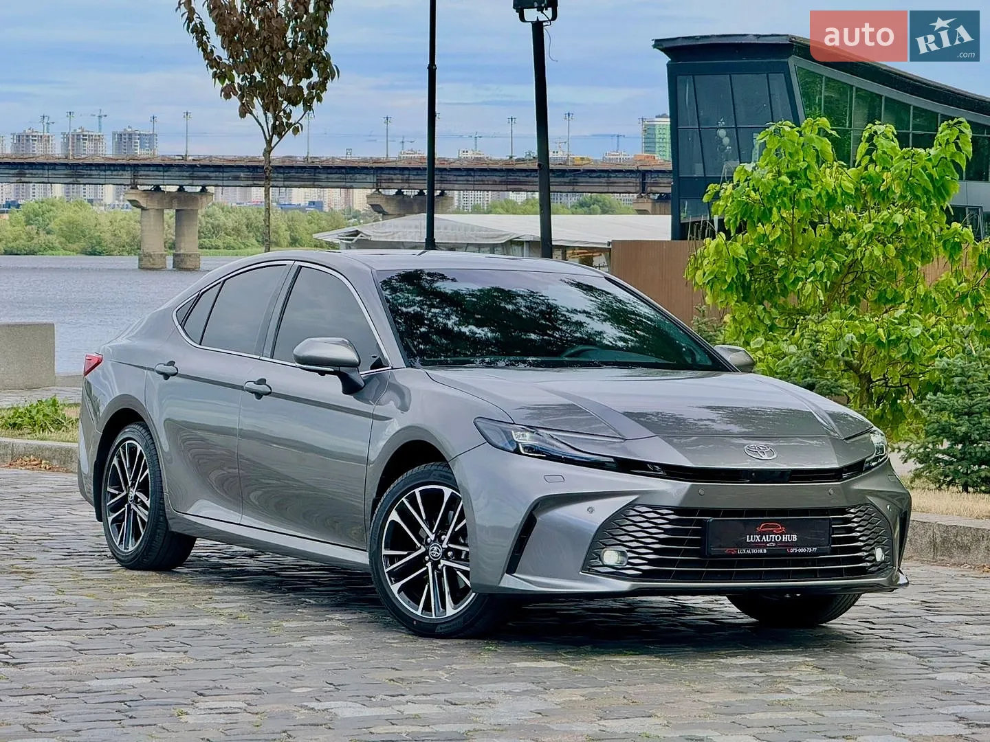 2026 Toyota Camry - мініатюра 2