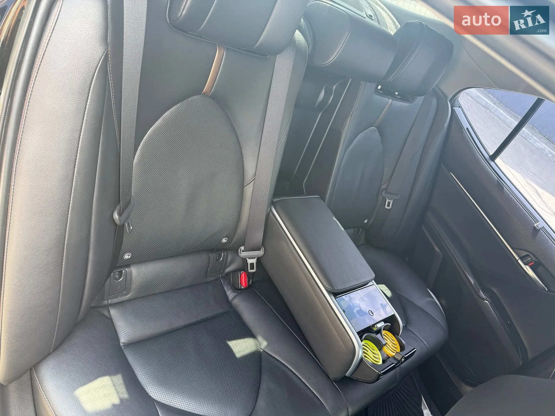 2018 Toyota Camry - мініатюра 19