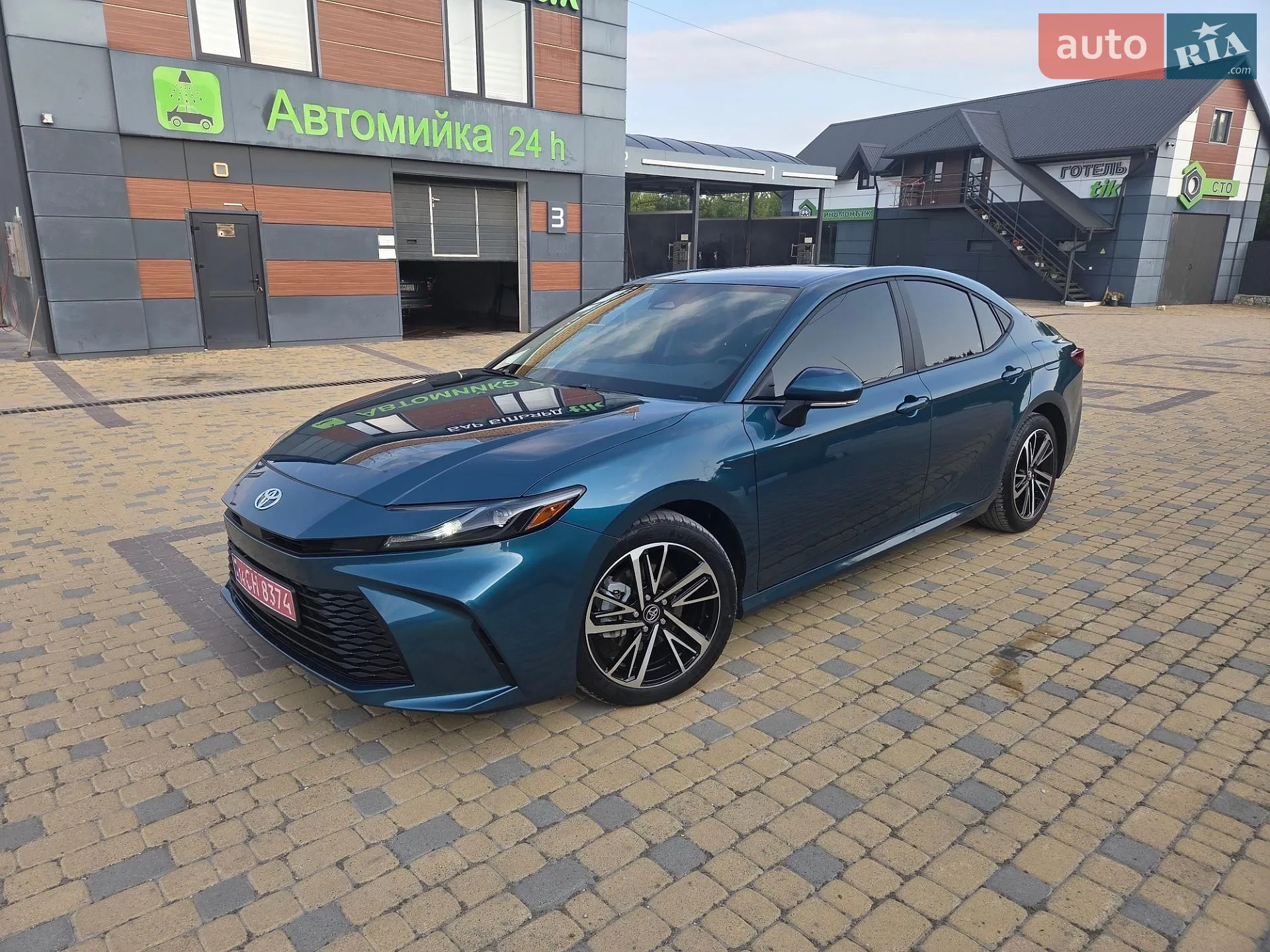2025 Toyota Camry - мініатюра 2