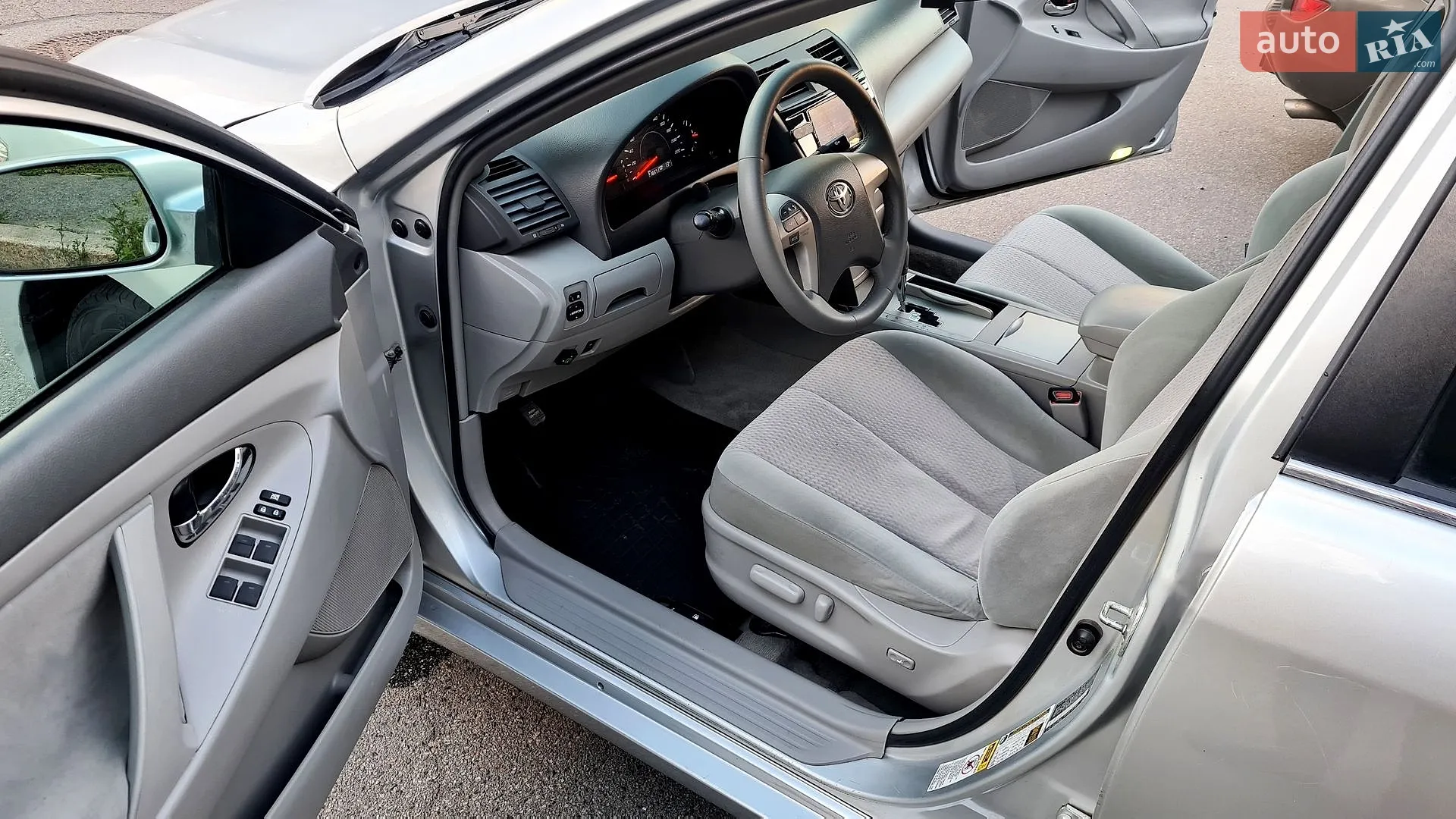 2010 Toyota Camry - мініатюра 9