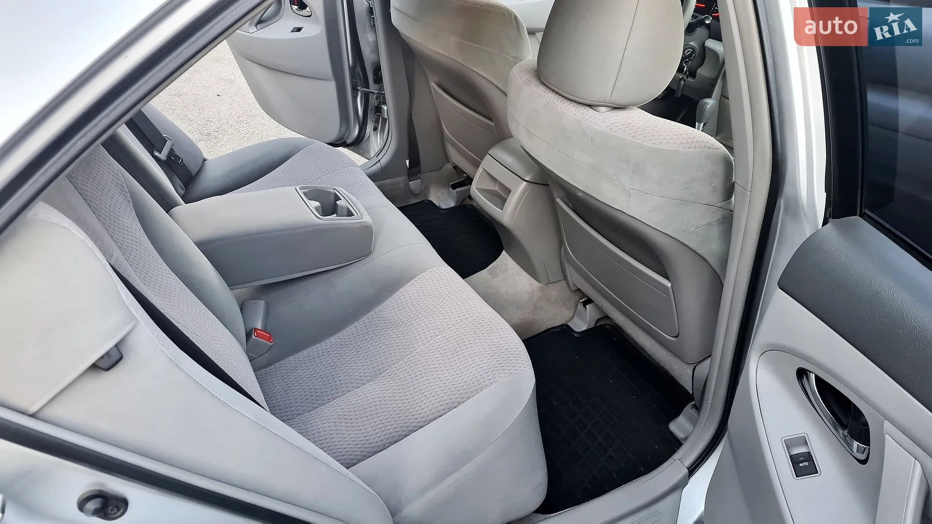2010 Toyota Camry - мініатюра 18