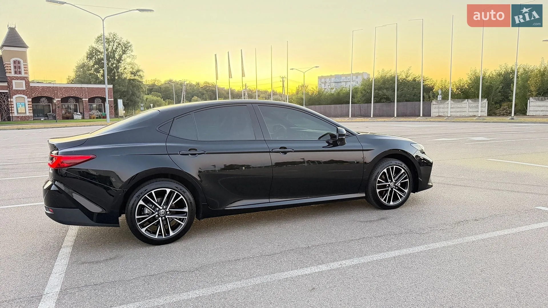 2025 Toyota Camry - мініатюра 18