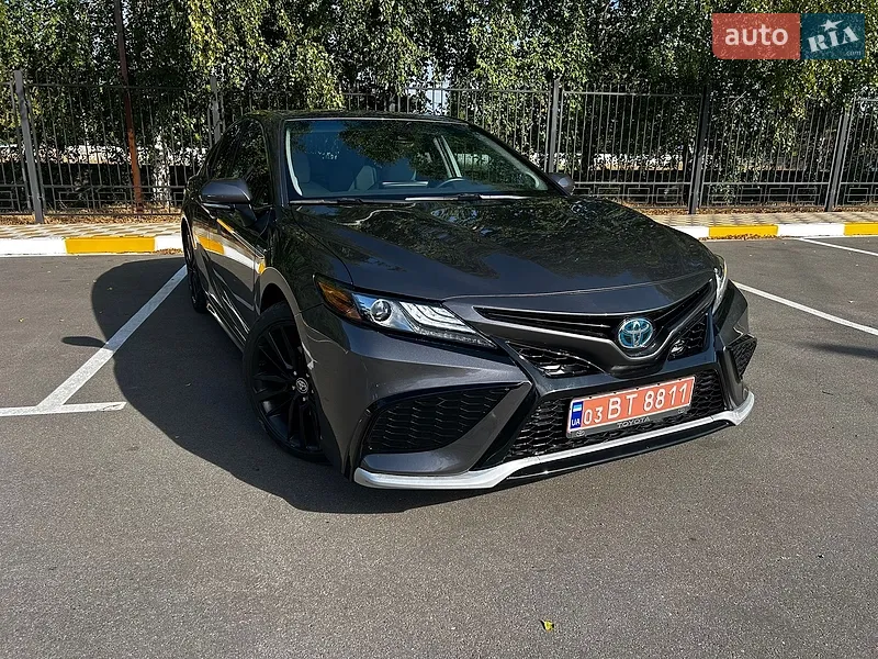 Toyota Camry 2021