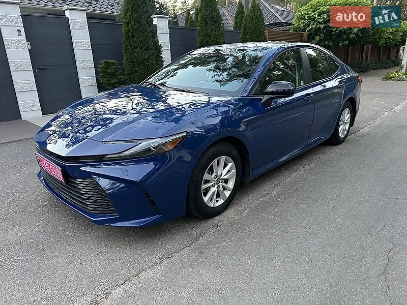 Toyota Camry 2025
