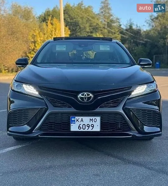 Toyota Camry 2021