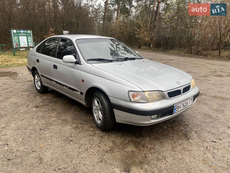 Седан Toyota Carina E 1996 в Калиновке