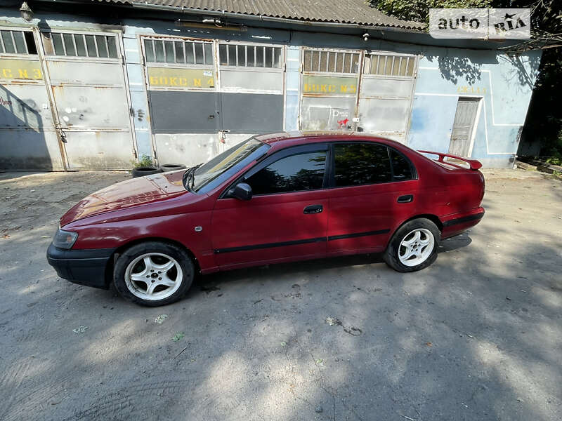 Седан Toyota Carina E 1995 в Рівному