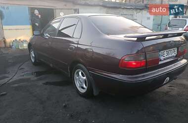 Седан Toyota Carina E 1993 в Першотравенске