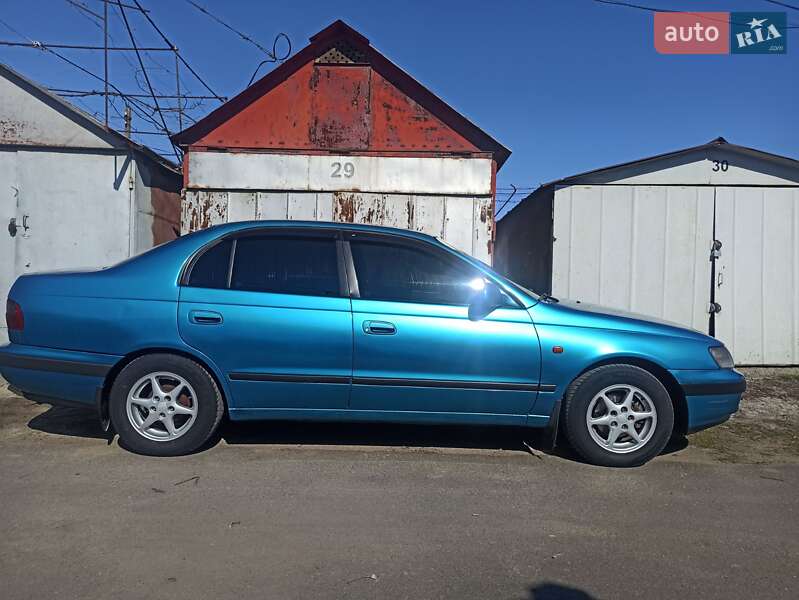 Седан Toyota Carina E 1997 в 