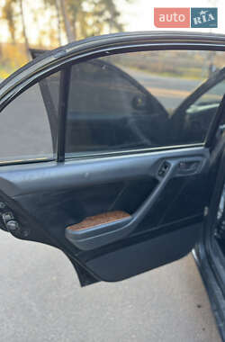 Седан Toyota Carina E 1995 в 