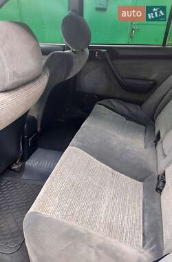 Седан Toyota Carina E 1993 в 