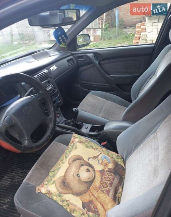 Седан Toyota Carina E 1995 в Теплике