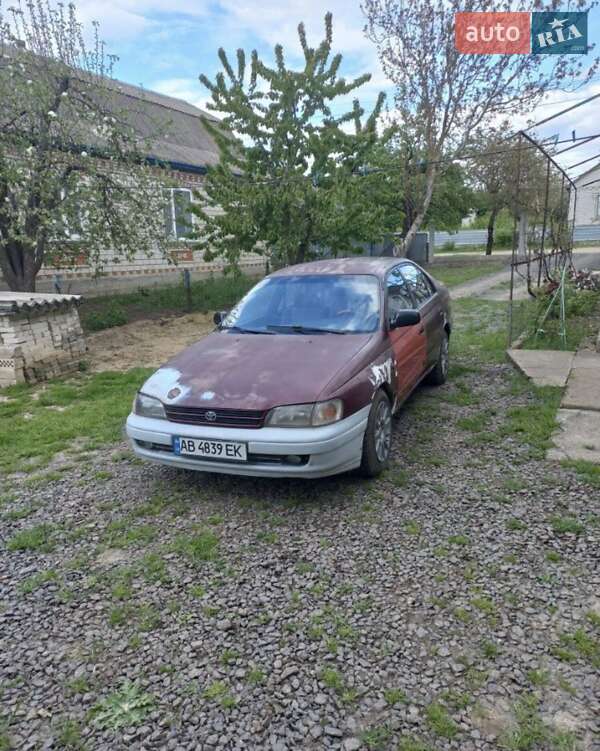 Седан Toyota Carina E 1995 в Теплике