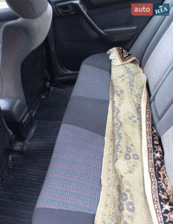 Седан Toyota Carina E 1995 в Теплике