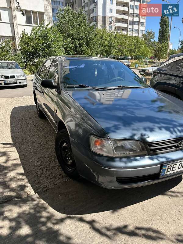 Лифтбек Toyota Carina E 1993 в Южноукраинске