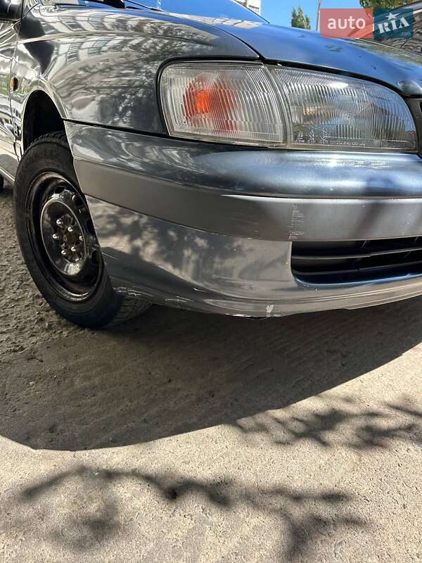 Лифтбек Toyota Carina E 1993 в Южноукраинске