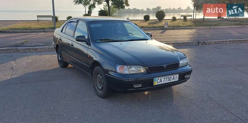 Седан Toyota Carina E 1995 в Черкасах