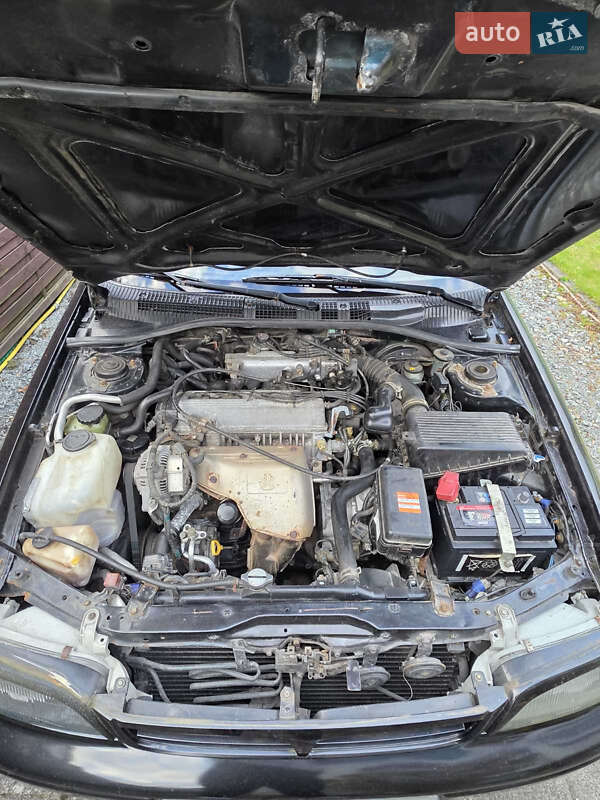 Седан Toyota Carina E 1996 в Ирпене