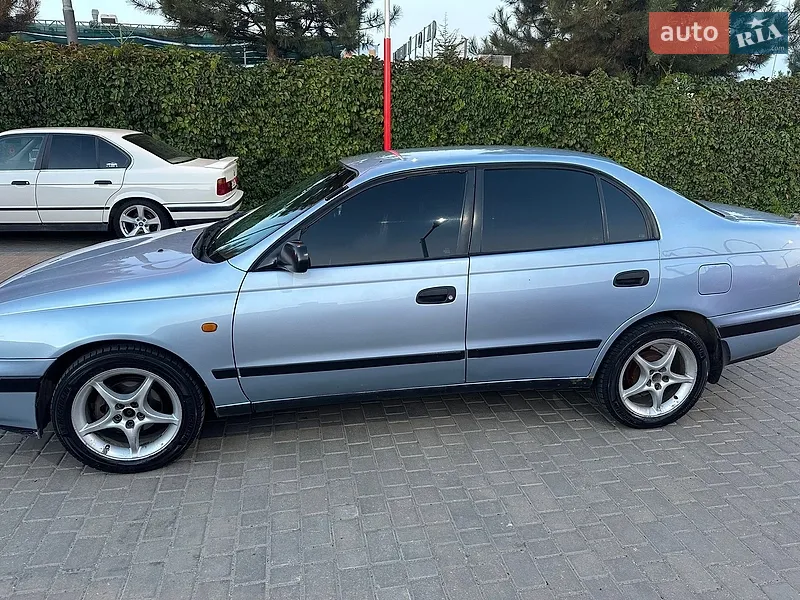 Toyota Carina E