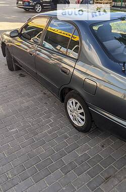 Седан Toyota Carina 1993 в Киверцах