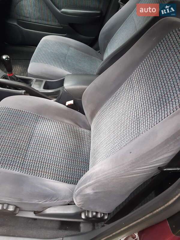 Седан Toyota Carina 1996 в Костопілі