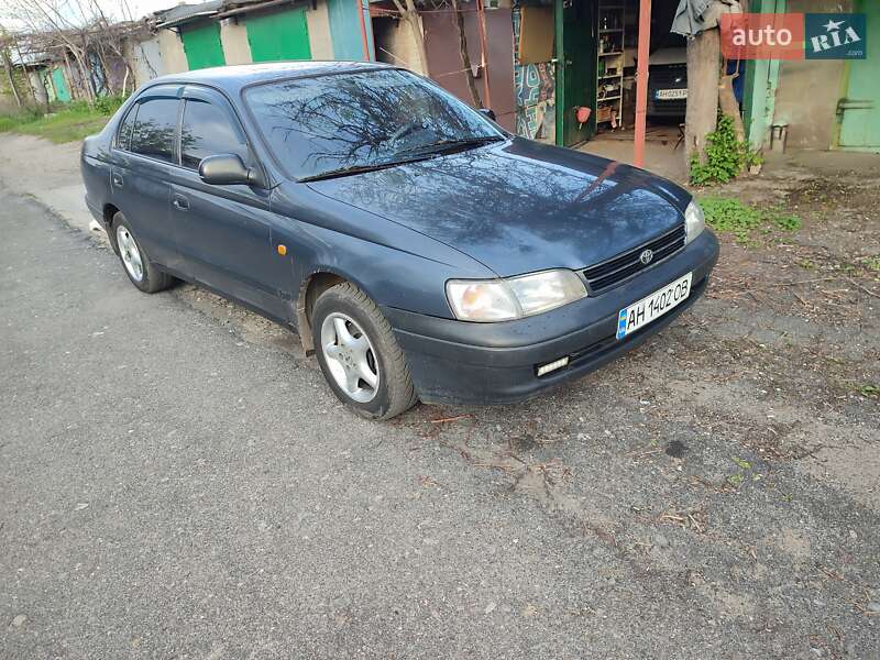 Седан Toyota Carina 1992 в Краматорске