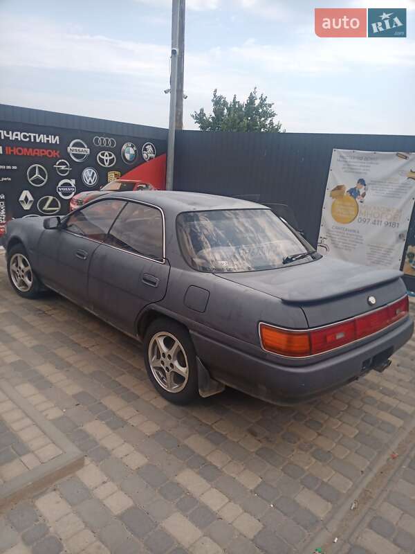 Седан Toyota Carina 1990 в Одессе